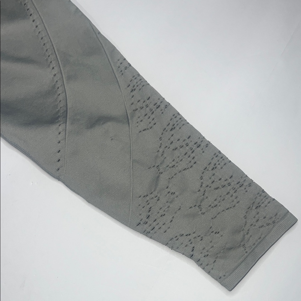 Fabletics Gray Leggings Women's Size XL - Picture 3 of 7